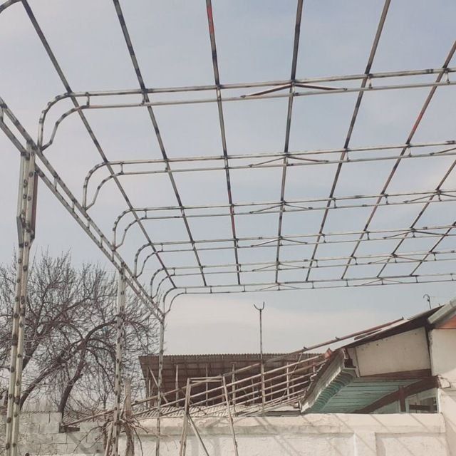 Суриток Навес киламиз. Кантинер профиль материалидан.