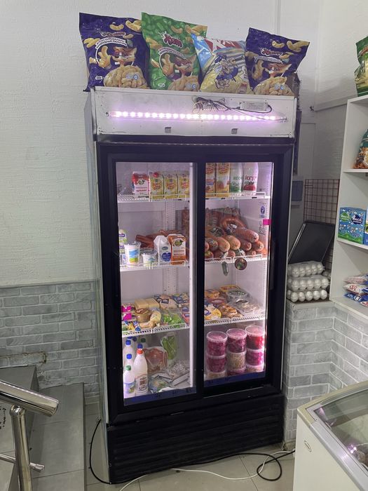Продам холодильник стелажной