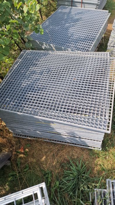 Grătare zincate metalice diferite, gratare spălătorii, gratare podea