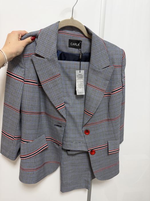 Чистно нов дамски костюм