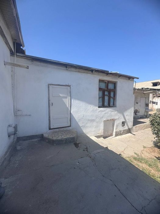 Uy sotiladi xaramjuy maxallasi 30 maktab orqasi