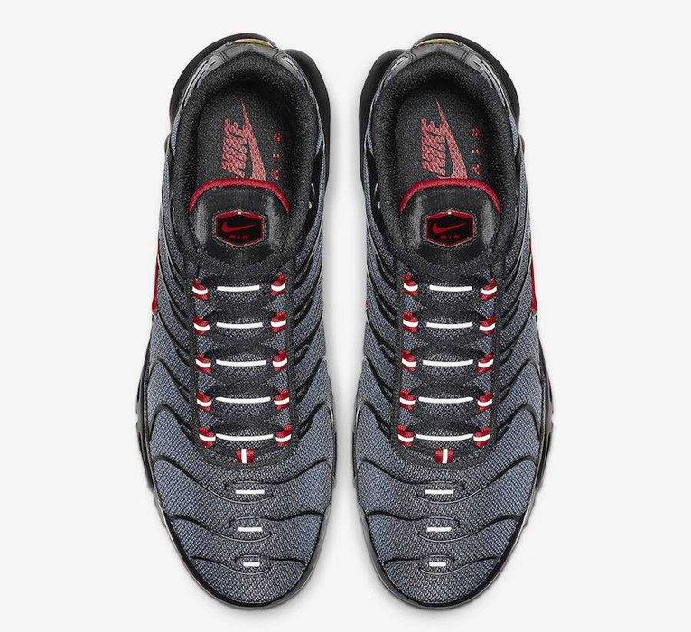 Nike Air Max Plus 'Black Gradient Red / Outlet