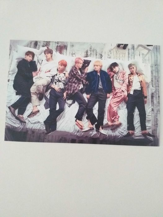 сет уникални картички на BTS голям размер чисто нови