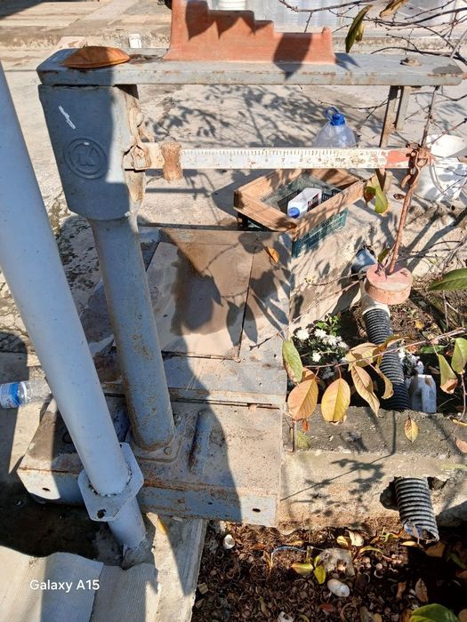 SROCHNA Mexanika tarozi sotiladi!