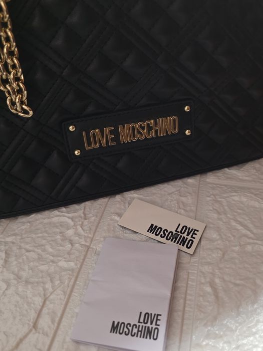Geanta dama, Moschino