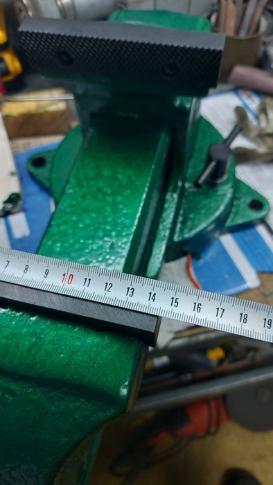 Тисы , тиски  СССР