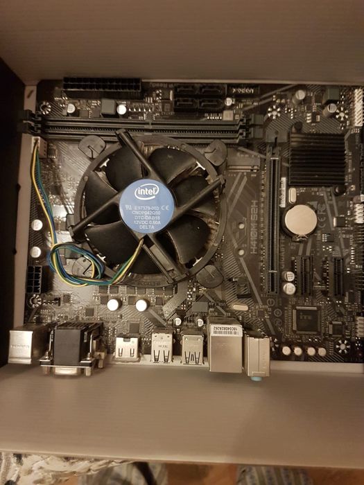 Procesor i5 10400 6 cores 12 threads