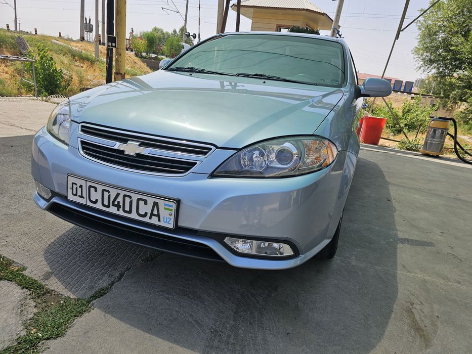 Lasetti 1.8  2013 yil srochna