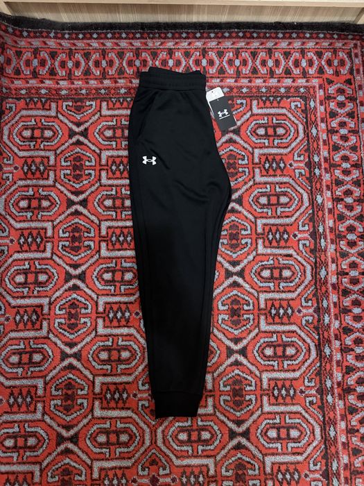Under armour 100% original S razmer