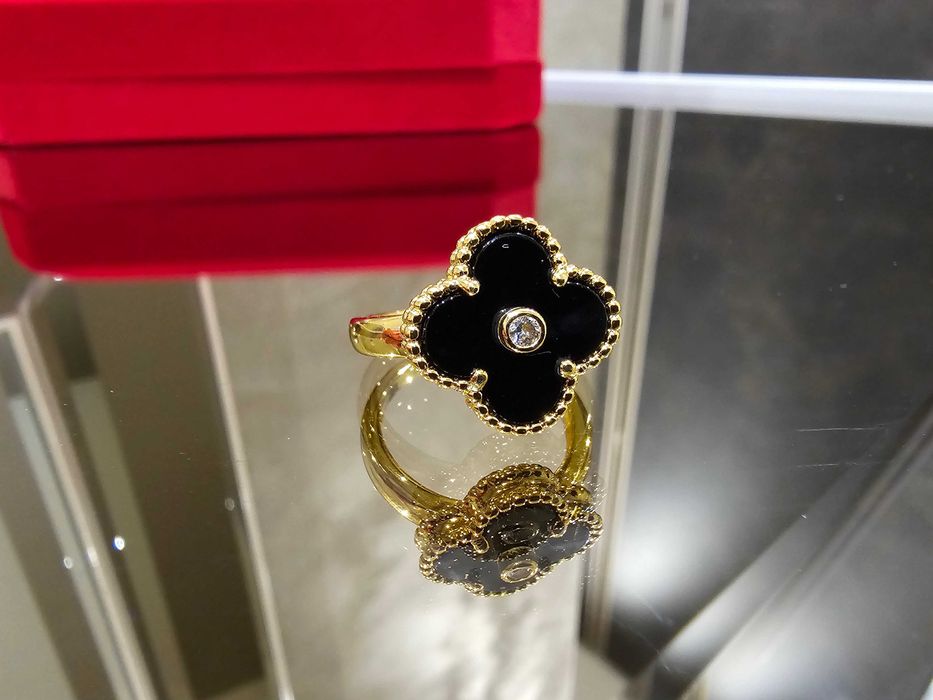 Van Cleef & Arpels VCA Gold Black Onyx Diamond Alhambra Дамски Пръстен ...