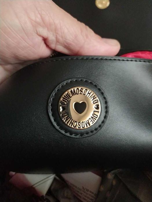 LOVE MOSCHINO – Дамска кожена раница "BLACK & GOLD" нова с етикети