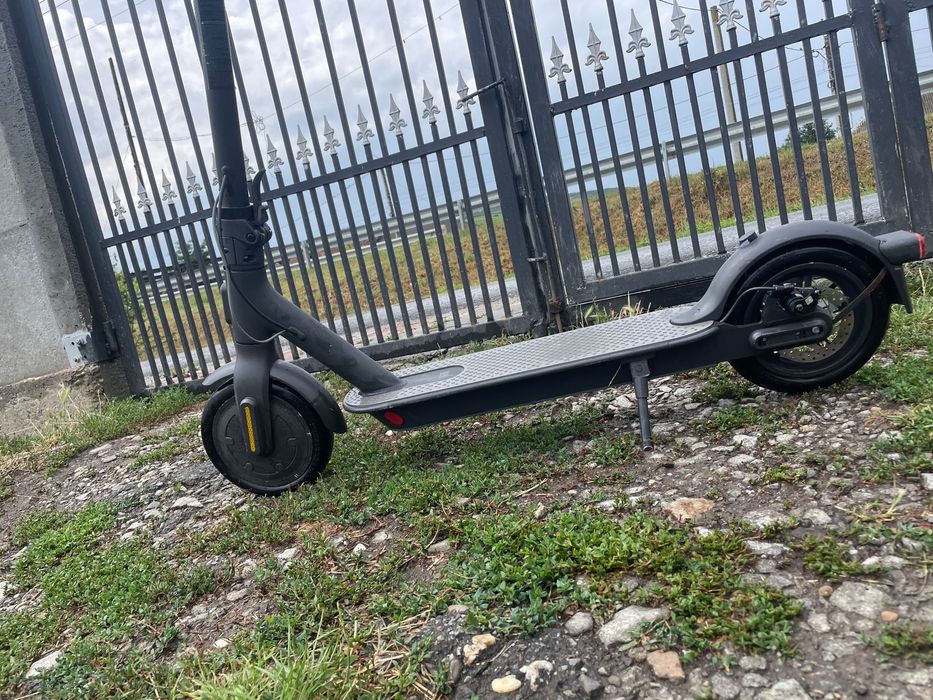 Vând trotinetă electrică