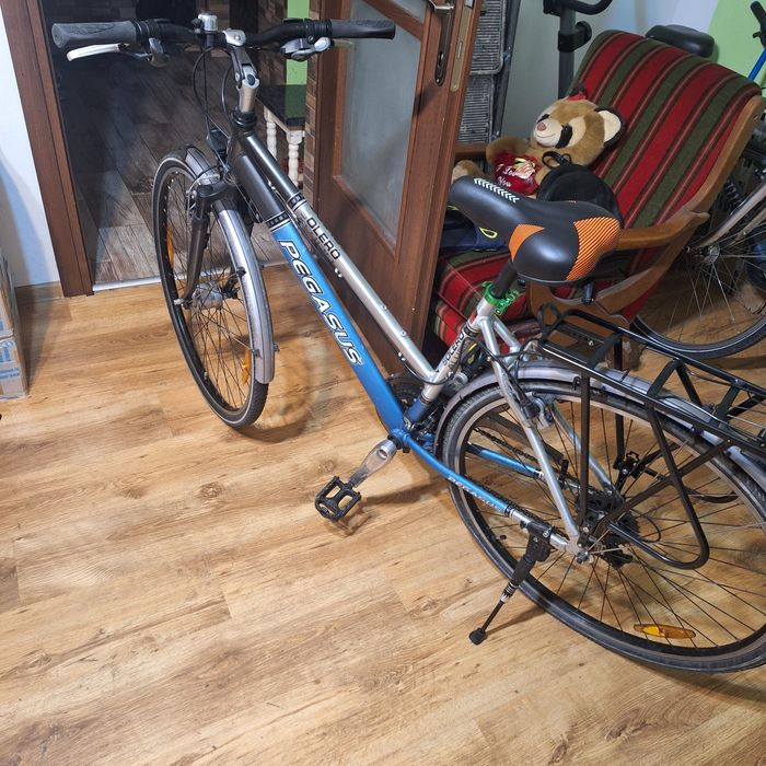 Bicicleta Pegasus Solero pe 28 aluminiu cu frâne hidraulice Magura