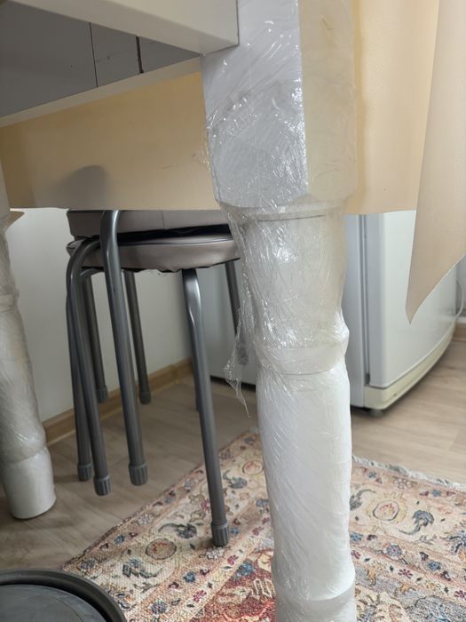 Продается обеденный стол с 6 стульями