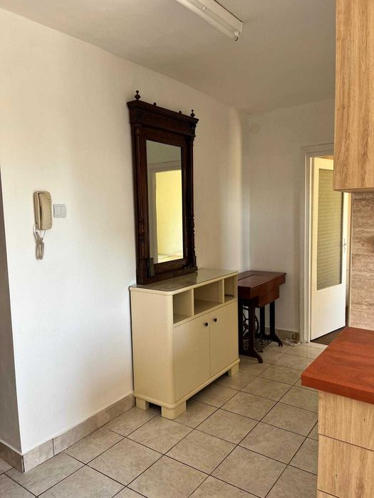 Apartament de inchiriat cu 2 camere decomandat, zona Solidaritaii