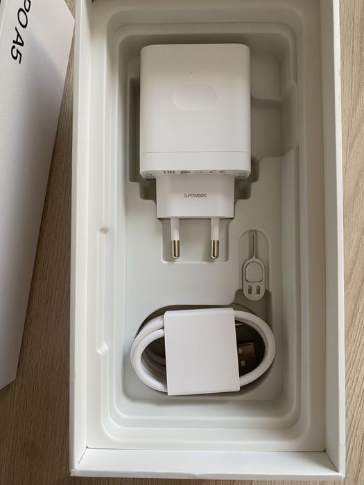 OPPO A5 - жана/новий