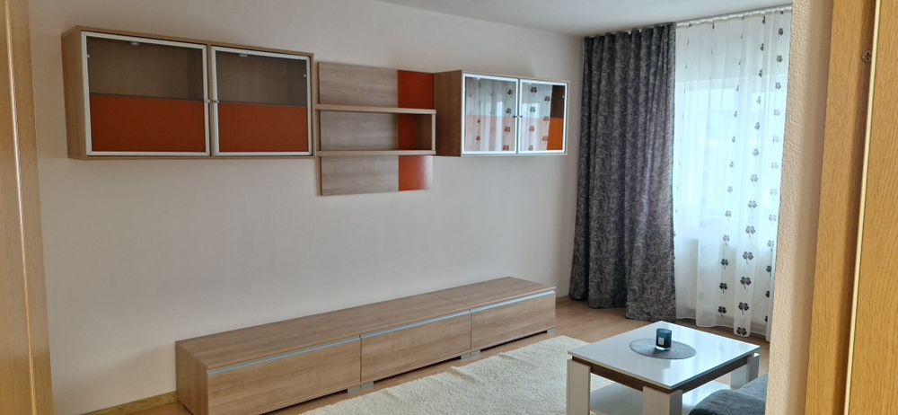 Închiriez apartament cu două camere