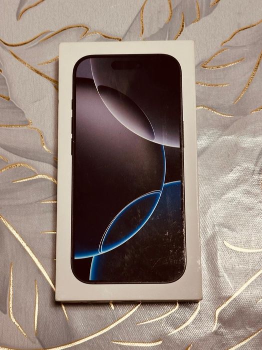 Продам iPhone 16 Pro + Apple Watch