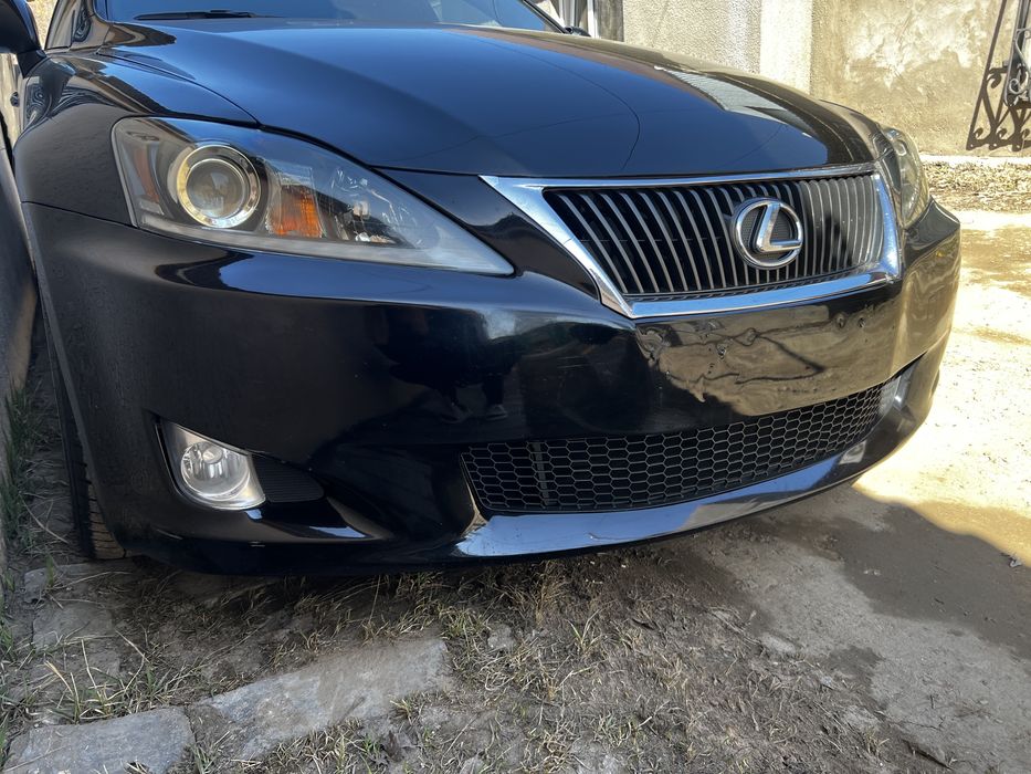 Бампер lexus is250