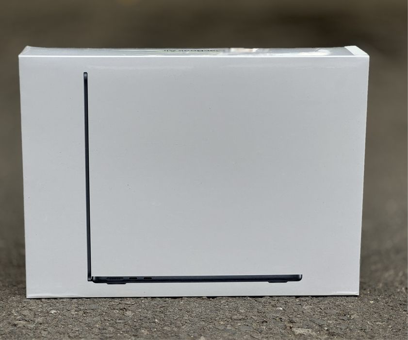 НОВ!!! Лаптоп Apple MacBook Air 13.6”, M2, 8GB RAM, 256GB, Midnight