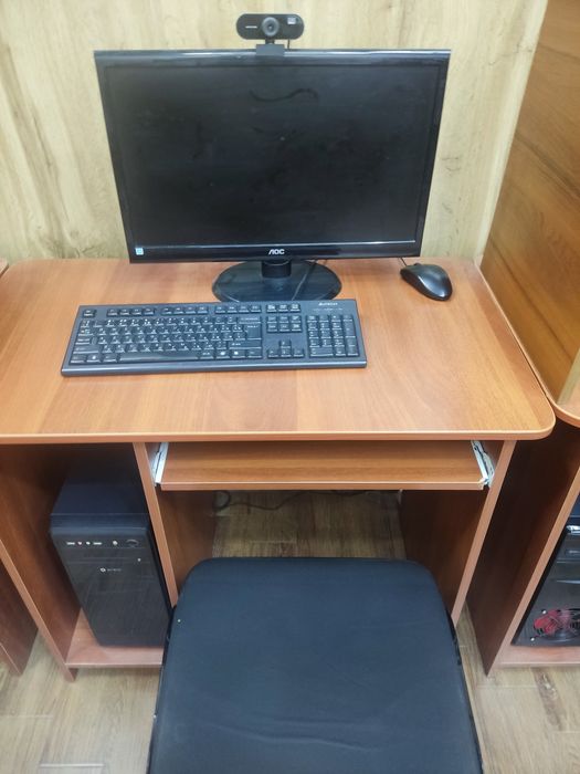 Срочно компьютерный стол! Kompyuter stol