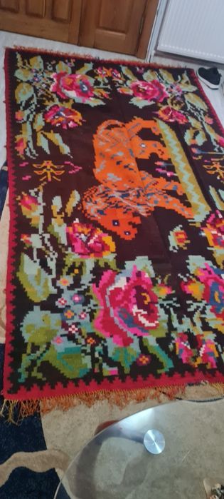 Chilim(covor) nefolosit tesut manual