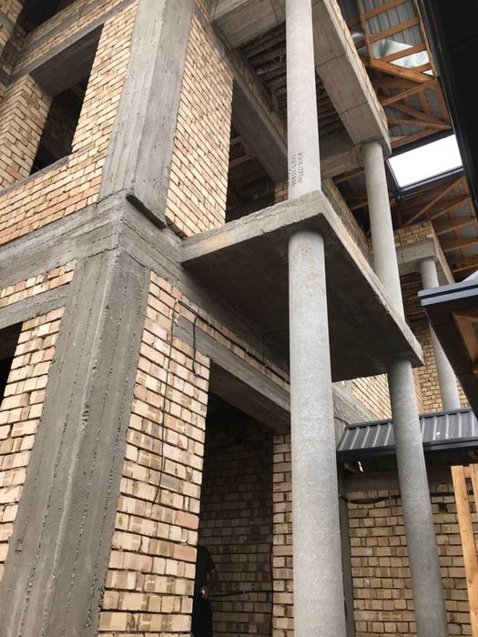 Hovli sotiladi karopka 1 sotix dan yonma yon 2 ta uchaska