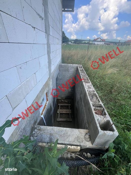 Casă familială semifinisată de vânzare în Poiana Arcușului!