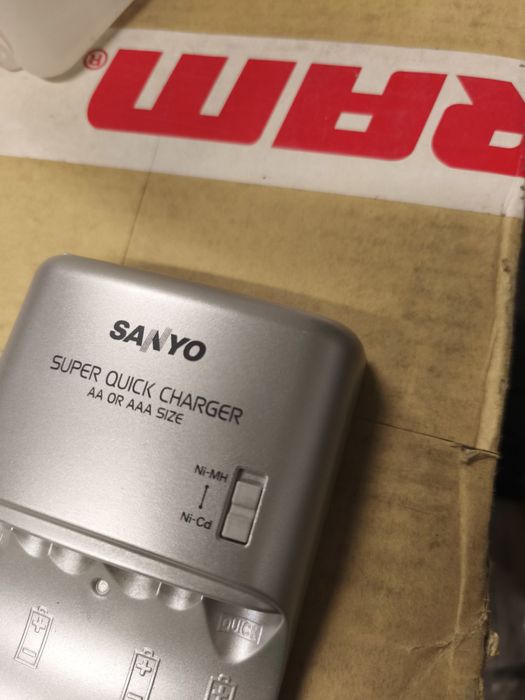 Зарядно за батерии Sanyo зареждачка