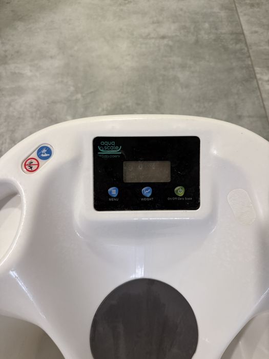 Aqua scale вана за новородено