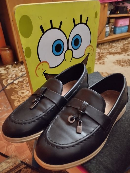 Продам обувь для девочек