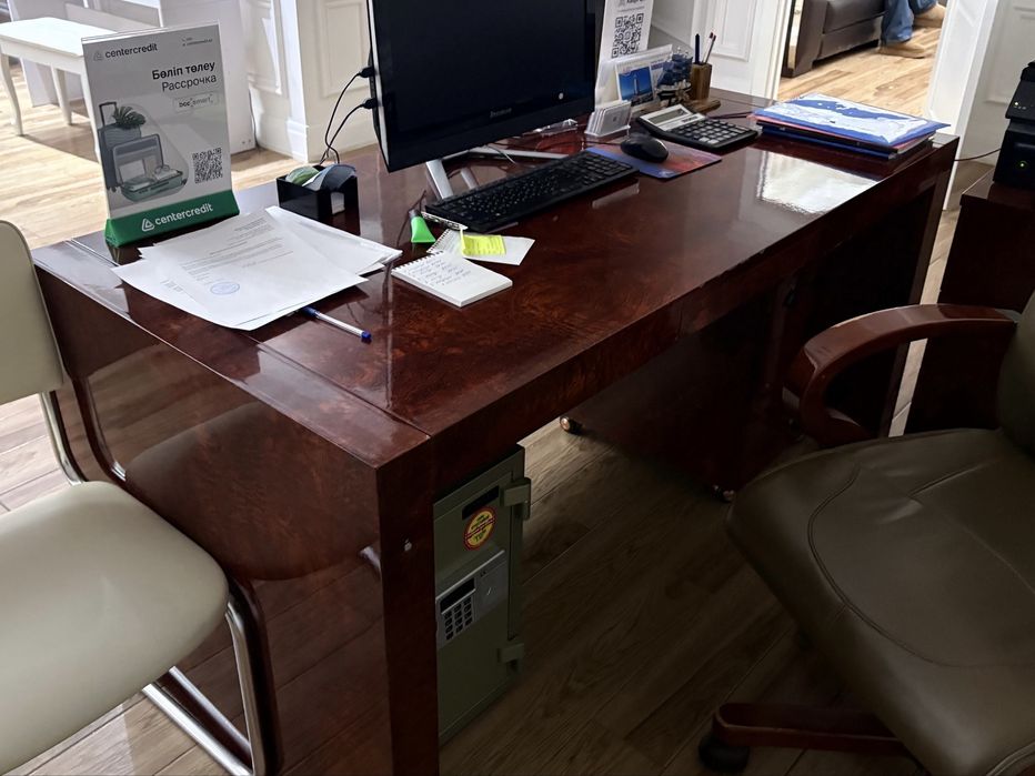 Продам стол тумбу приставку