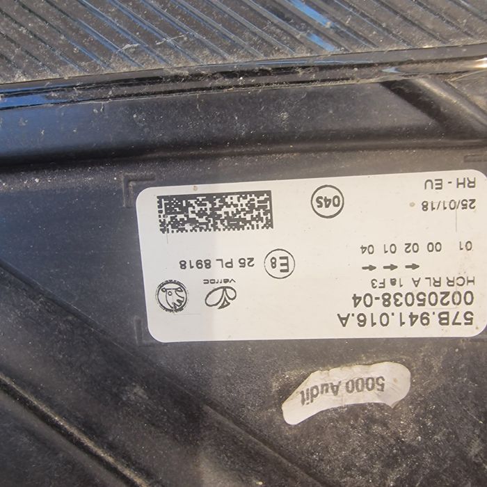 Skoda Karoq 2018 десен фар