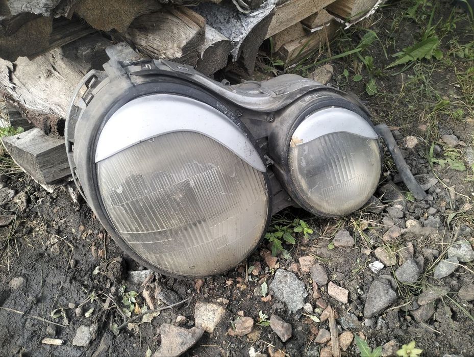 Продам фары Мерседес 210