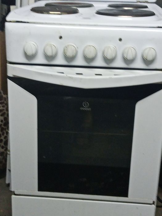 Продам электрическую плиту