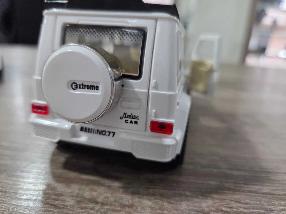 Метален джип Mercedes G class играчка