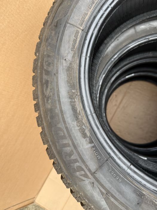 Зимни гуми Bridgestone 205/60/16