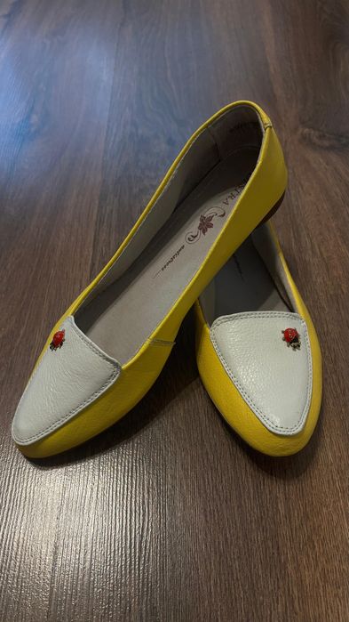 Продаю туфли женские