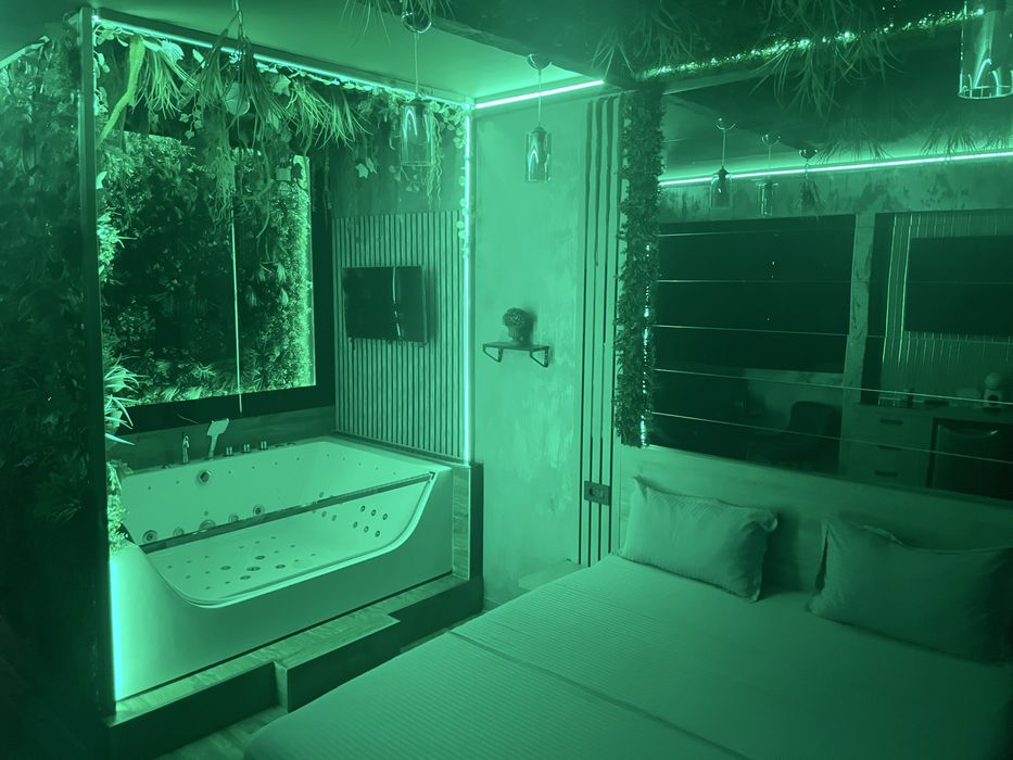 Regim Hotelier 5* cu JACUZZI in camera 48 Jeturi ULTRA LUX