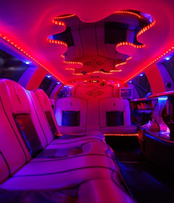 Vând Limuzina Town Car