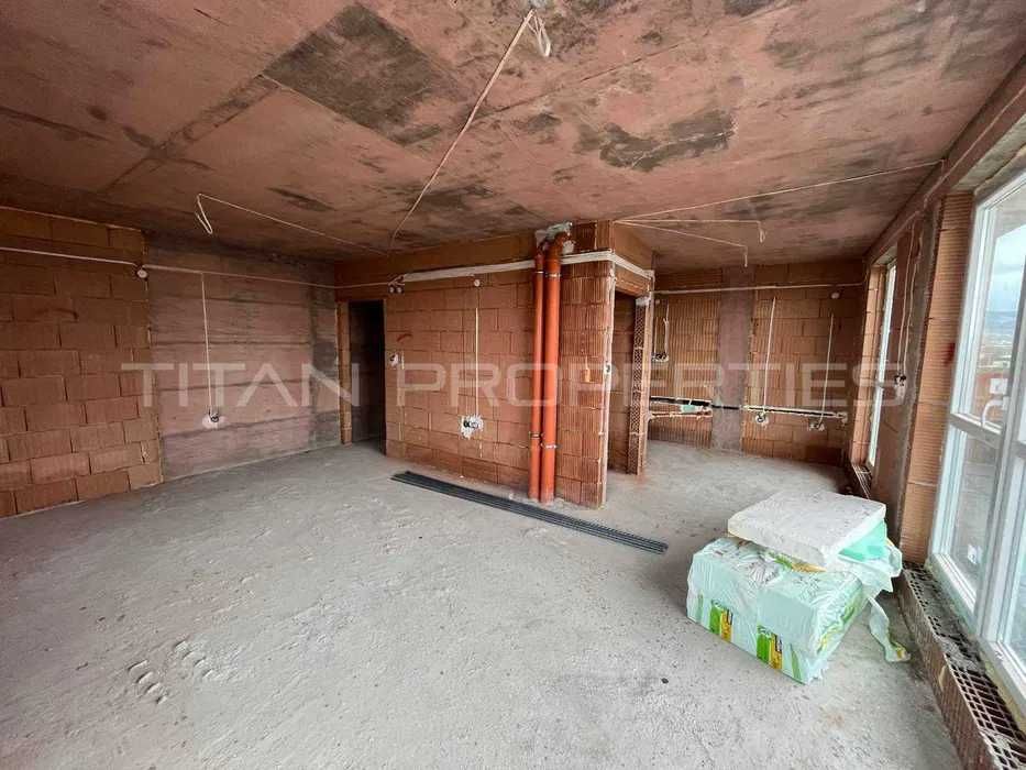 Продава се Тристаен апартамент в Пловдив, Остромила - 209 кв.м за 664 €/кв.м - Снимка #1