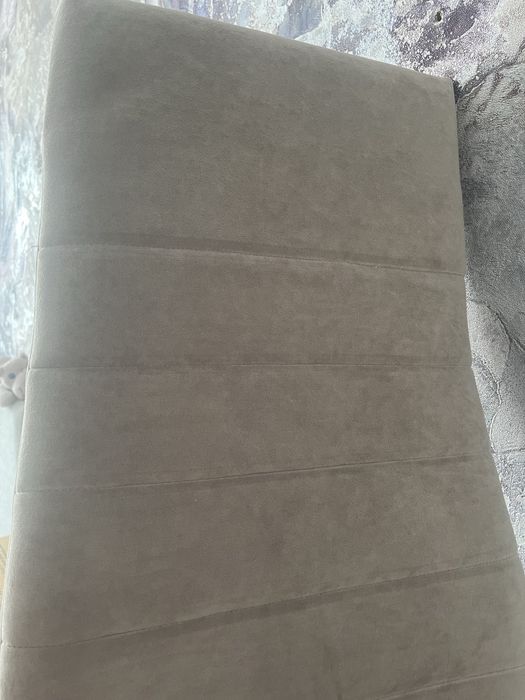 Продам новые стулья