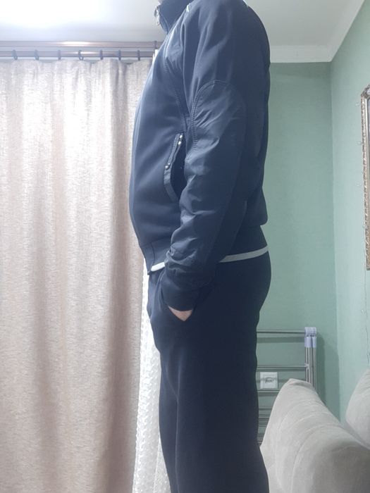 Продаётся  спортивный костюм