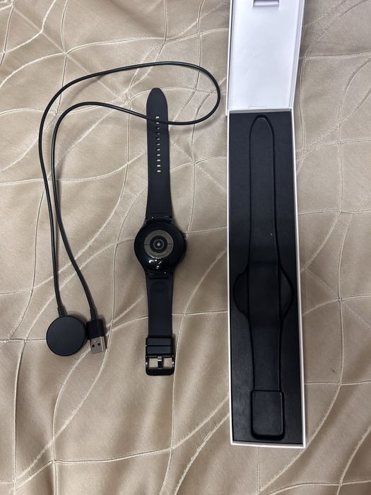 продаю galaxy watch4