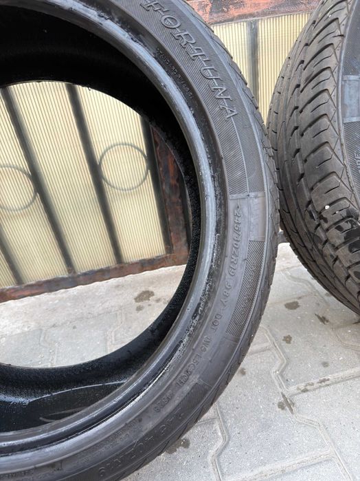 Anvelope vara 245/40/ZR19 si 275/35/ZR19