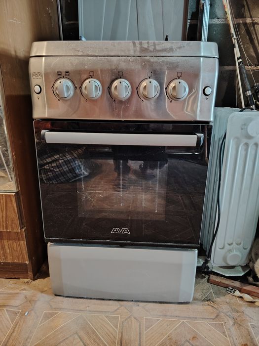 Продам газ плиту