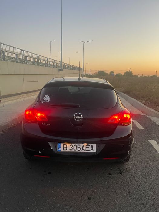 Opel Astra J 2012