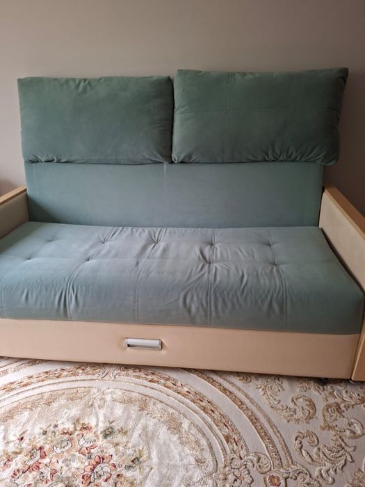 Продам диван в хорошем состоянии