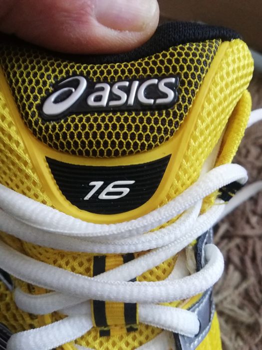 Нови и оригинални маратонки Asics номер 47