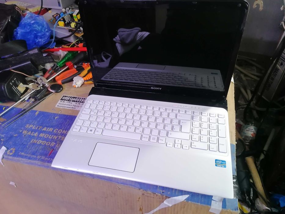 Sony vaio SVE151J11M